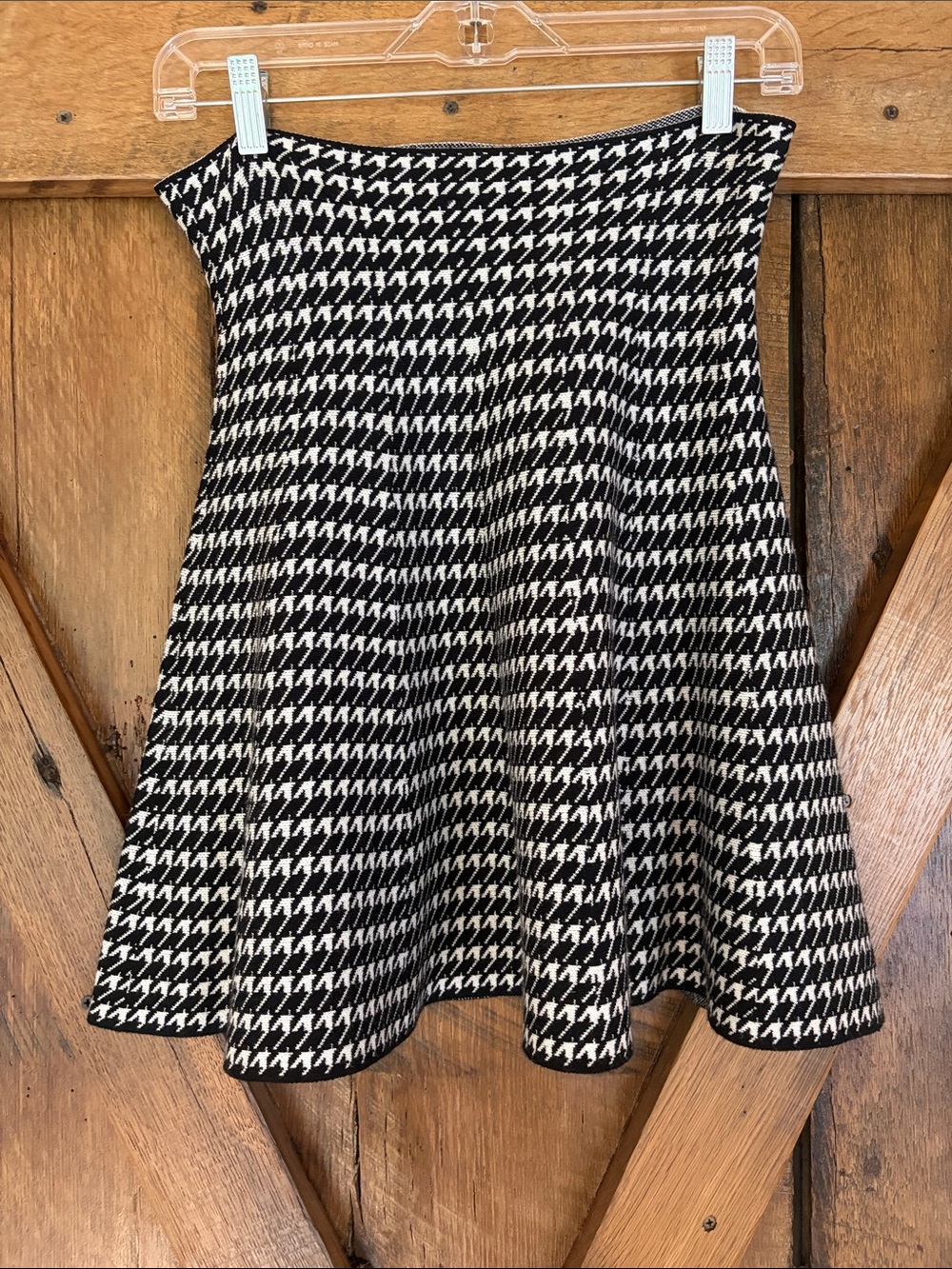 Max Studio S/M Black and White Houndstooth A-Line Skirt